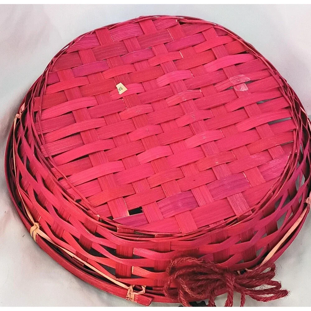 Round Pinkish Red Shallow Basket with Wooden Christmas Trees